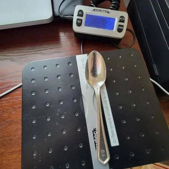 Avon Plate Teaspoon Antique Silverplate 30g 5 3/4" Monogrammed 'R' - Picture 4 of 4